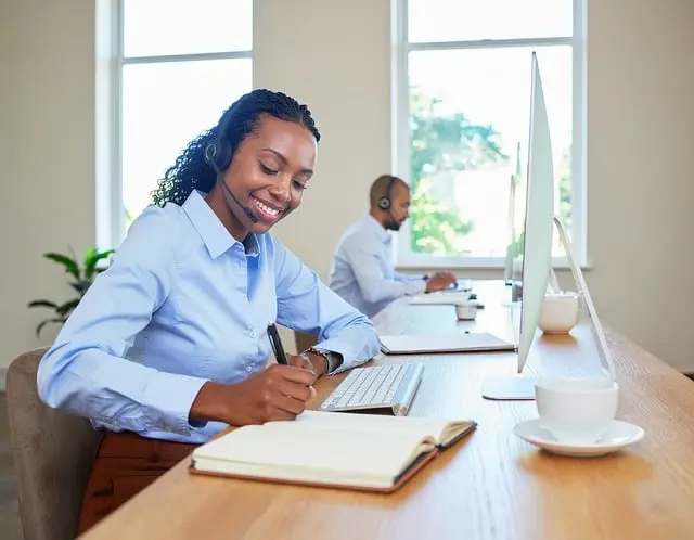 Bürobeleuchtung optimal gestalten: Tipps & Empfehlungen