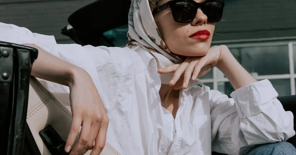 Guide d'achat : Comment porter un foulard intemporel