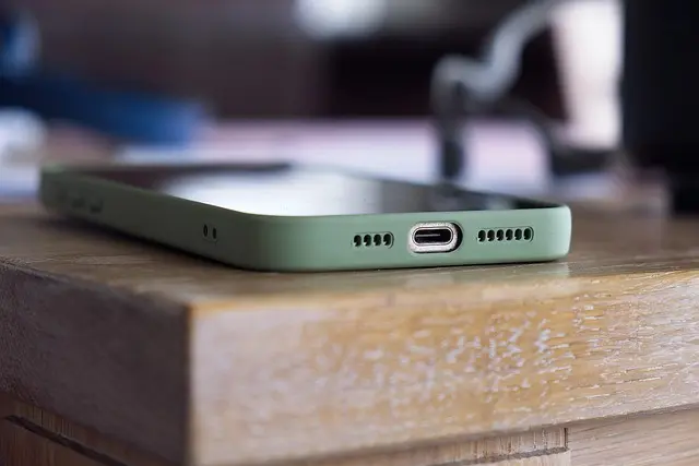 Essential Smartphone Accessories for Optimal Experience