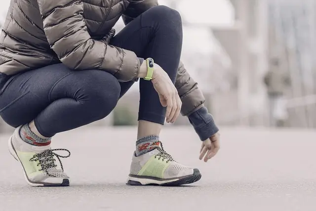 Best Fitness Trackers for Seniors: A Comprehensive Buyer's Guide